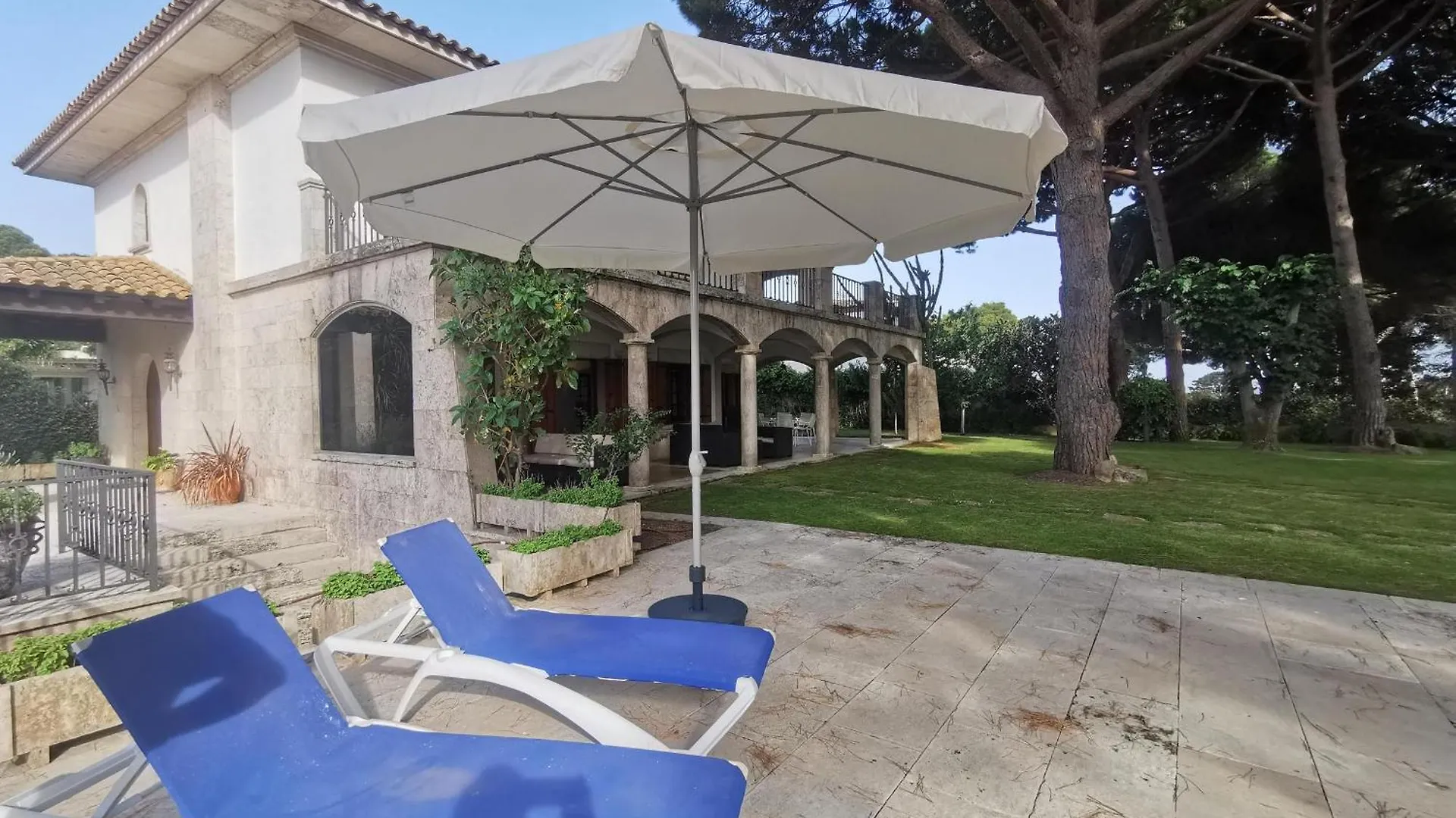 Villa De Lujo Con Piscina, Jardin Y Vistas Al Mar, A 100M De La Playa En S'Agaro - Es-209-27 0*,  Spain